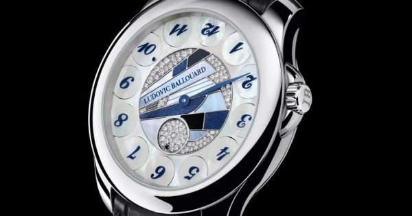 0282_ludovic_ballouard_upside_down_art_deco_watch_in_platinum_1.jpg (27.67 Kb)