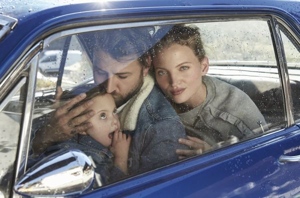 1000x660xvogue-living-cover-desember-1_jpeg_pagespeed_ic_1tlly5obpk.jpg (53.03 Kb)