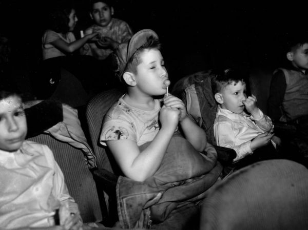 1940-movie-theater-behavior_18.jpg (33. Kb)