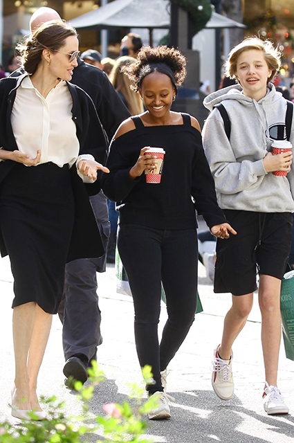 20191223-jolie-2.jpg (259.46 Kb)
