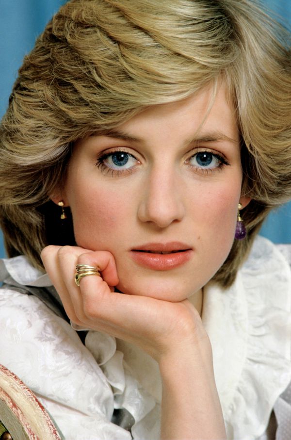 3284_936full-princess-diana.jpg (84.62 Kb)