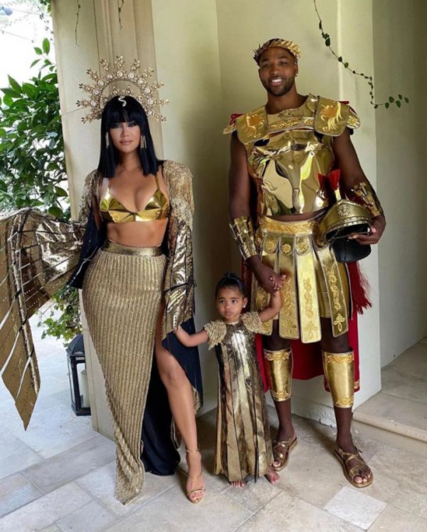 6887_hloe_kardashyan.jpg (85.89 Kb)