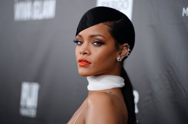 8718_people-rihanna.jpg (18.54 Kb)