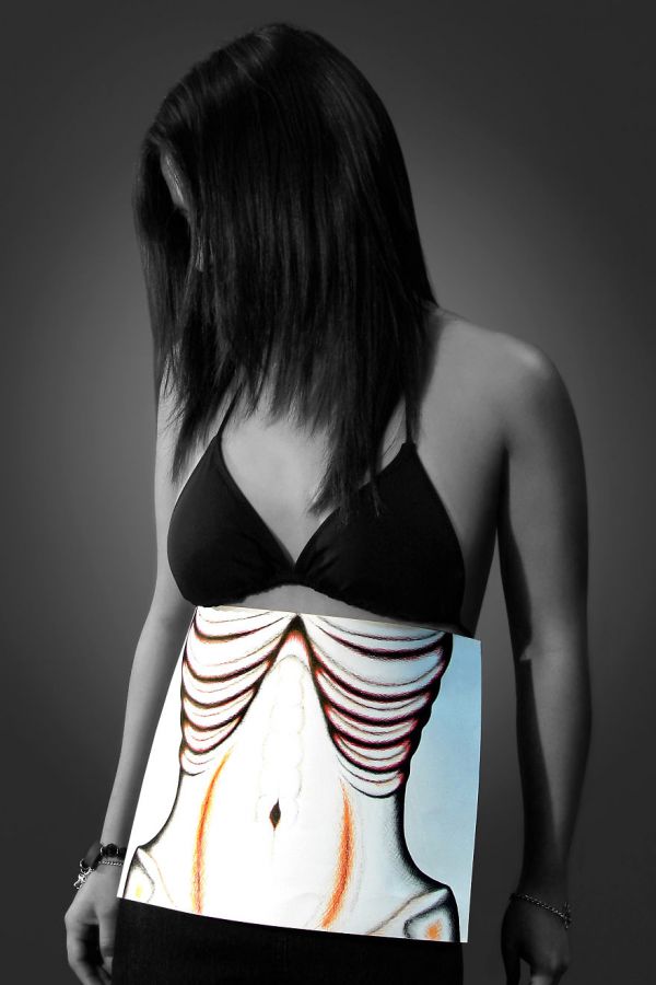 caro-anorexia-abdomen-luz__880.jpg (50.51 Kb)
