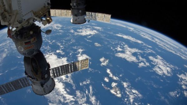 earth_view_from_iss-650x365.jpg (36.35 Kb)