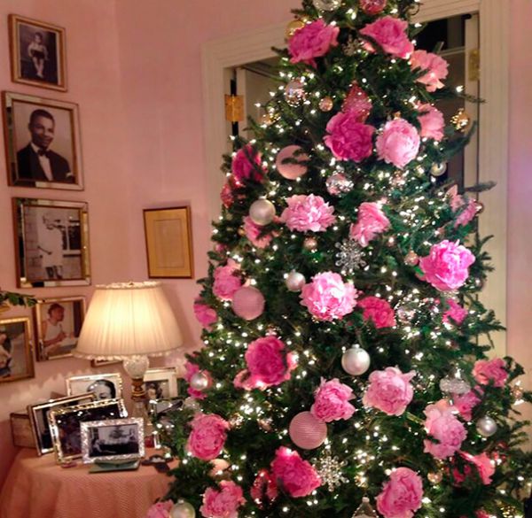 floral-christmas-tree-decorating-ideas-27__605.jpg (78.7 Kb)