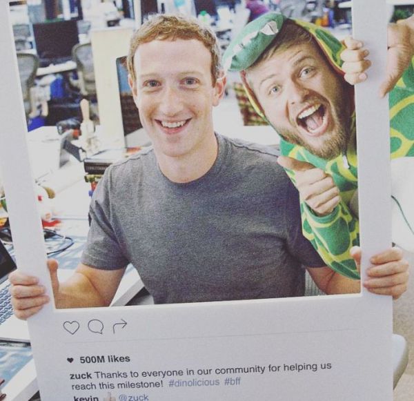 friend-of-celebrities-7bc905534a0__700.jpg (58.71 Kb)