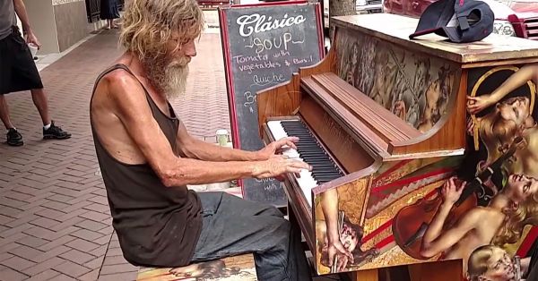 homeless-manpa-piano.jpg (55.47 Kb)