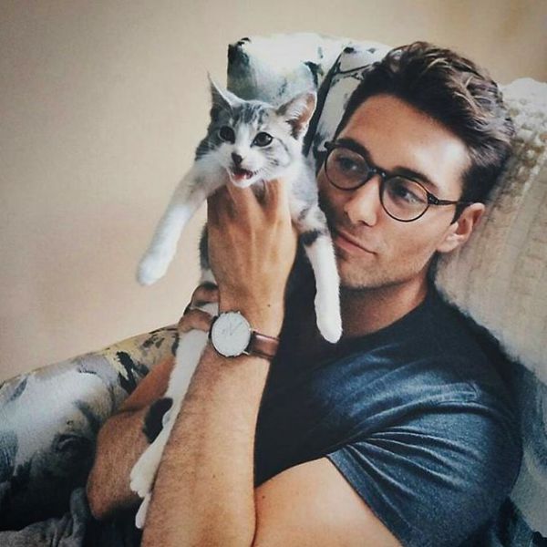 hot-dudes-with-kittens-instagram-55__605.jpg (51.39 Kb)