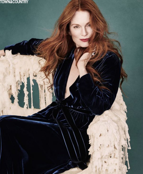 julianne-moore-town-country-december-2015-cover-pictures02.jpg (62.08 Kb)