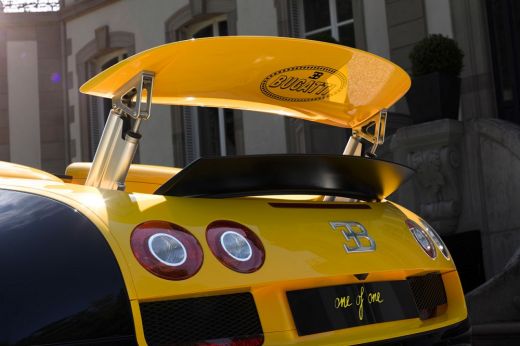 kompaniya-bugatti-predstavila-unikalnyj-veyron-grand-sport-vitesse-1-of-1-04.jpg (29.03 Kb)