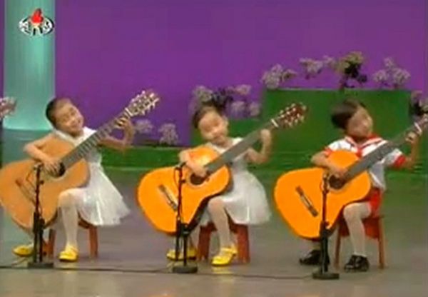 korean-kids-on-guitar.jpg (30.25 Kb)