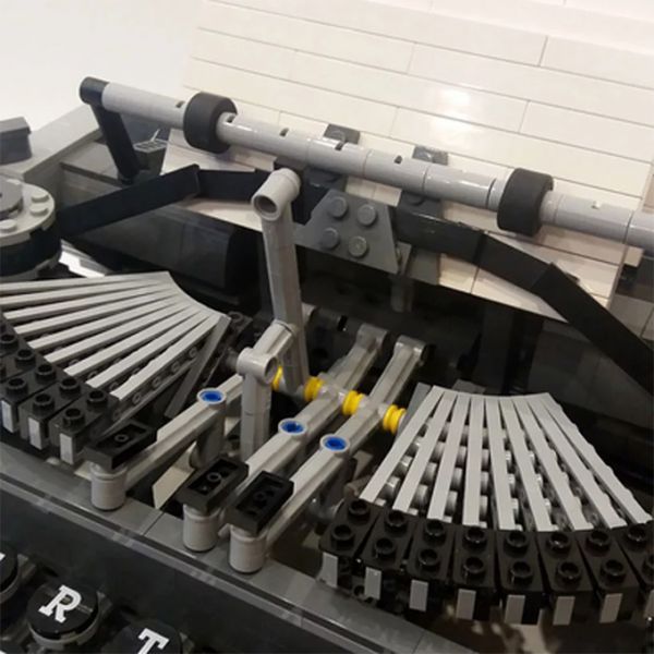 lego-typewriter-10.jpg (53.61 Kb)