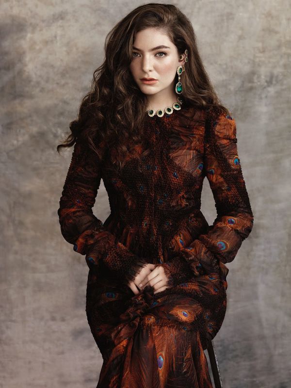 lorde-by-robbie-fimmano-for-vogue-australia-july-2015-2.jpg (71.35 Kb)