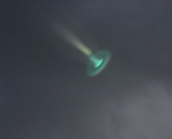 mysterious-jellyfish-shaped-ufo-650x526.jpg (14.34 Kb)