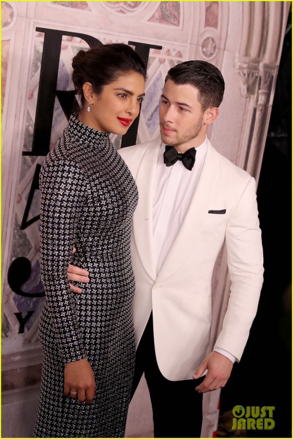 nick-jonas-priyana-chopra-ralph-lauren-party-nyfw-12.jpg (110.61 Kb)