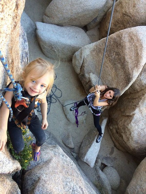 rockclimbingtoddler02.jpg (106.5 Kb)