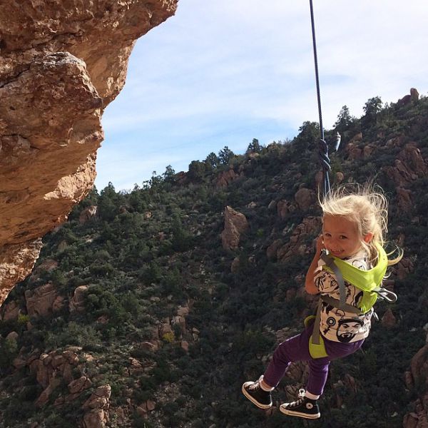 rockclimbingtoddler03.jpg (72.8 Kb)