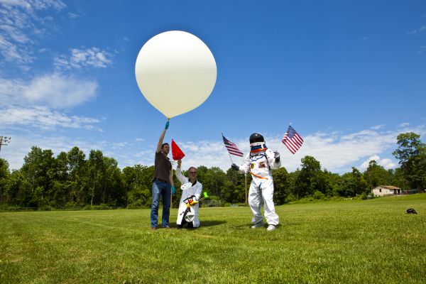 spaceballoon.jpg (47.14 Kb)