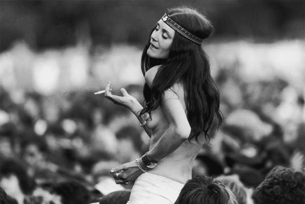 woodstock-women-fashion-1969-45__880.jpg (32.91 Kb)
