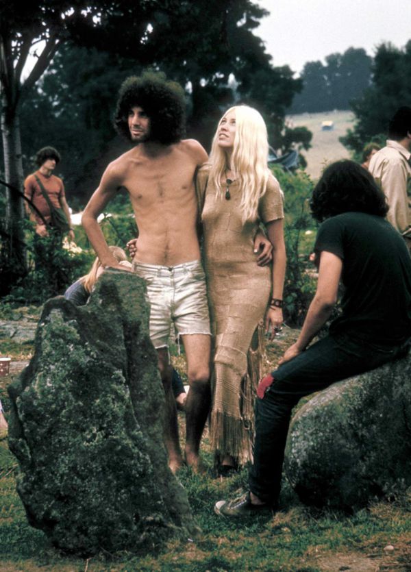 woodstock-women-fashion-1969-__880.jpg (93.5 Kb)