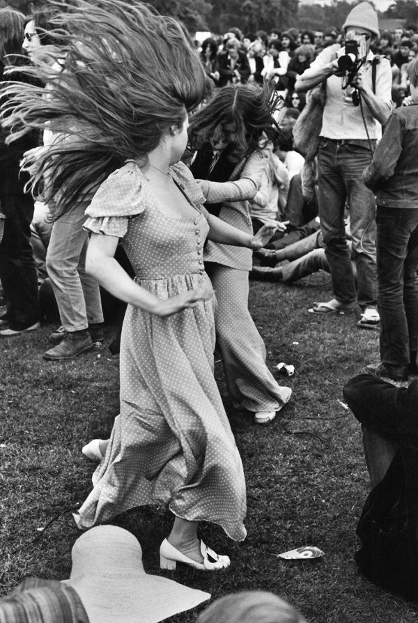 woodstock-women-fashion-1969-50__880.jpg (129.73 Kb)