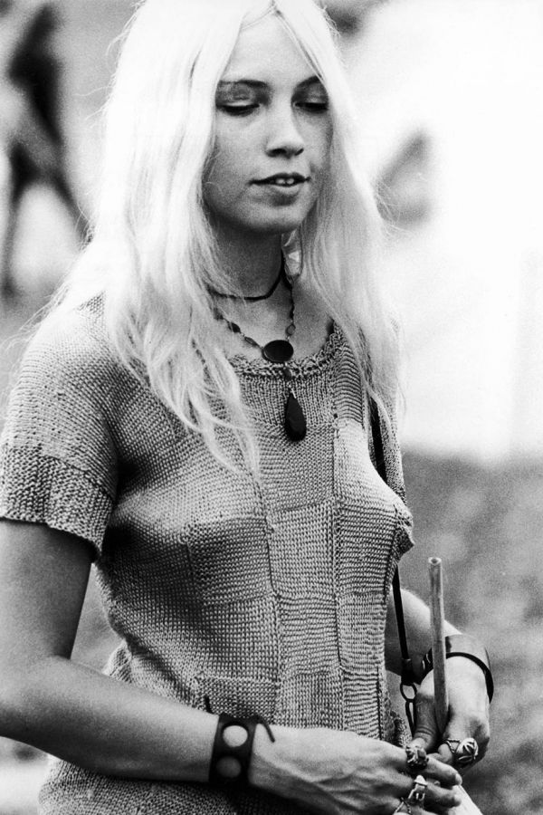 woodstock-women-fashion-1969-511__880.jpg (110.09 Kb)
