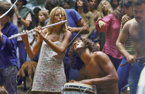 woodstock-women-fashion-1969-531__880.jpg (47.77 Kb)
