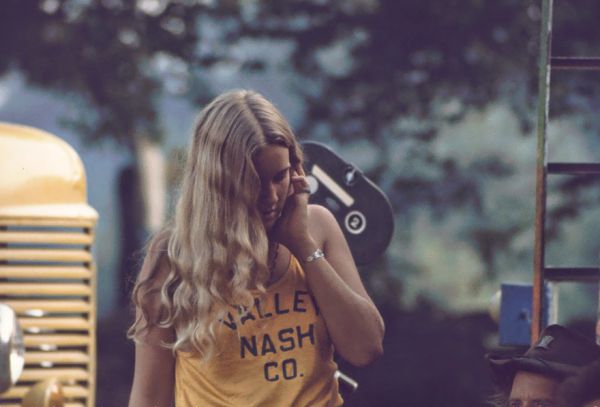 woodstock-women-fashion-1969-58__880.jpg (31.79 Kb)