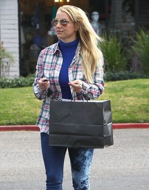 britneyspearsbritneyspearsoutshopping_z65cv7a7dxl.jpg (65.28 Kb)