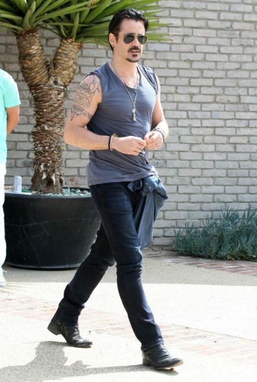 colinfarrellcelebsjoelsilvermemorialikysdghsclzx.jpg (68.33 Kb)