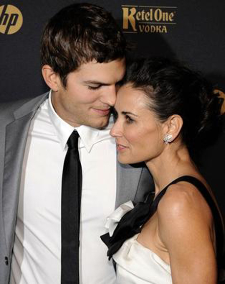 demi-moore-ashton-kutcher21.jpg (156.42 Kb)