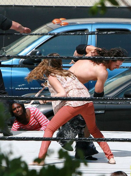 jessica-alba-boxing-11.jpg (104.29 Kb)