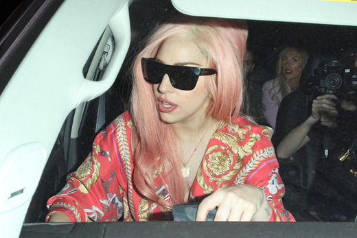 ladygagaladygagachateaumarmontdmlrqkssx5xl.jpg (175.36 Kb)