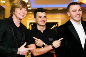 ��������