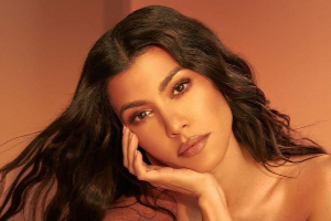 Кортні Кардаш'ян випустила льодяники для інтимного здоров'я