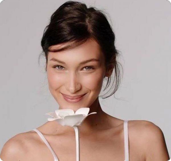 0032_bella_hadid.jpg (27.62 Kb)