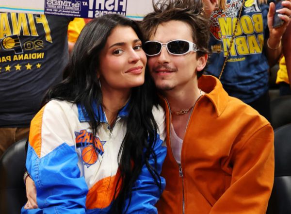 0962_kaili_dzhenner_i_timoti_shalame.jpeg (52.97 Kb)