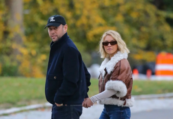 1018_sidni_svini_i_skuter_braun.png (339.07 Kb)