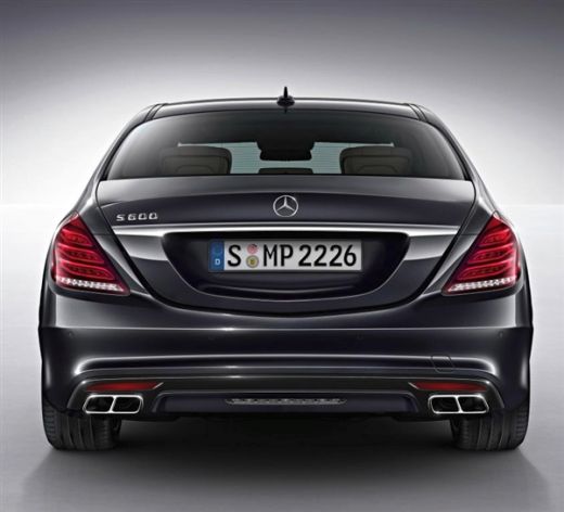 2015-mercedes-benz-s600-tail-on-static-600-001.jpg (31.13 Kb)