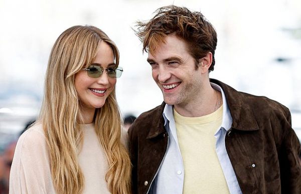 2262_robert_pattinson_i_dzhennifer_lourens.jpg (38.84 Kb)