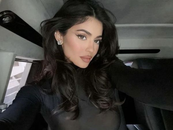 2856_kaili_dzhenner1.jpg (30.4 Kb)