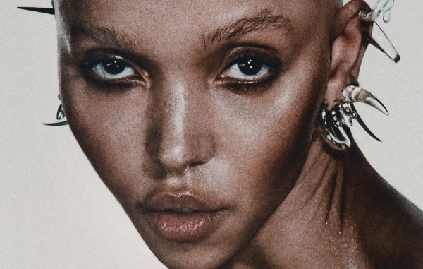 3799_fka_twigs.jpg (40.52 Kb)