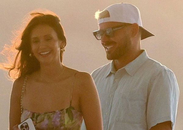 3917_nina_dobrev_i_zak_efron.jpeg (33.22 Kb)