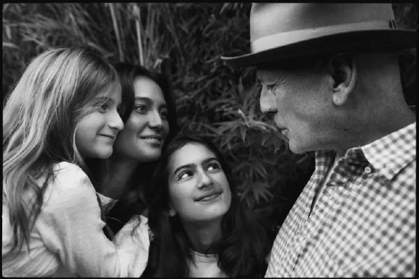 4221_bryus_villis_emma_i_diti.jpg (40.25 Kb)