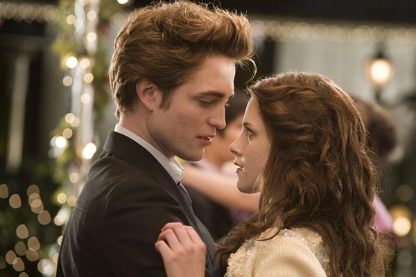 5063_sutinki_edvard_i_bella_stari.jpg (40 Kb)