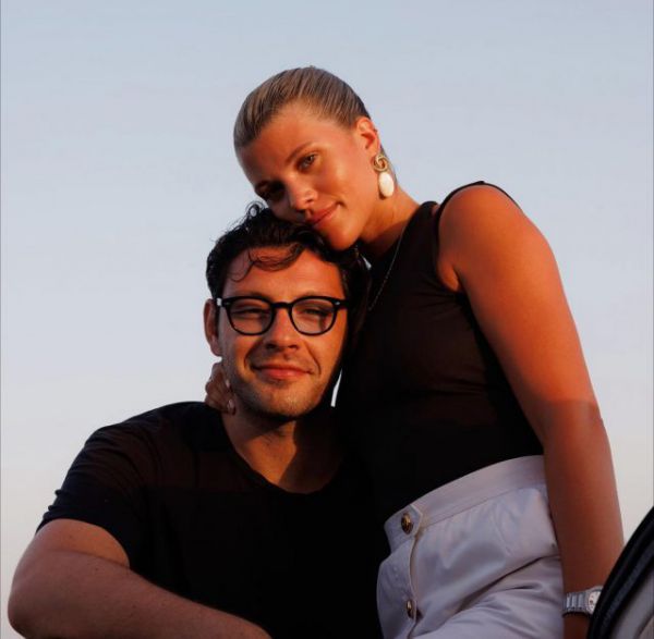 32_sofiya_richi_z_cholovikom.jpg (29.79 Kb)