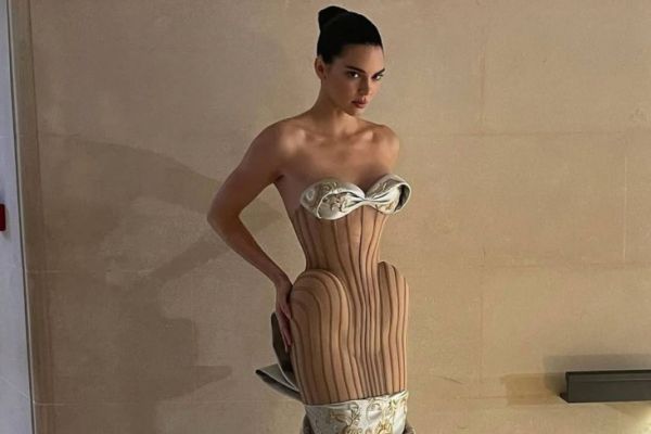 6282_kendall_dzhenner1.jpg (23.67 Kb)