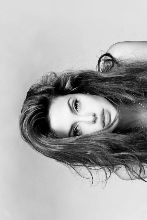 8119_andzhelina_dzholi.jpg (44.8 Kb)