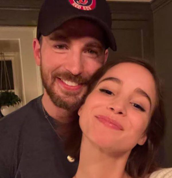 8631_kris_evans_i_alba_baptista.jpg (31.88 Kb)